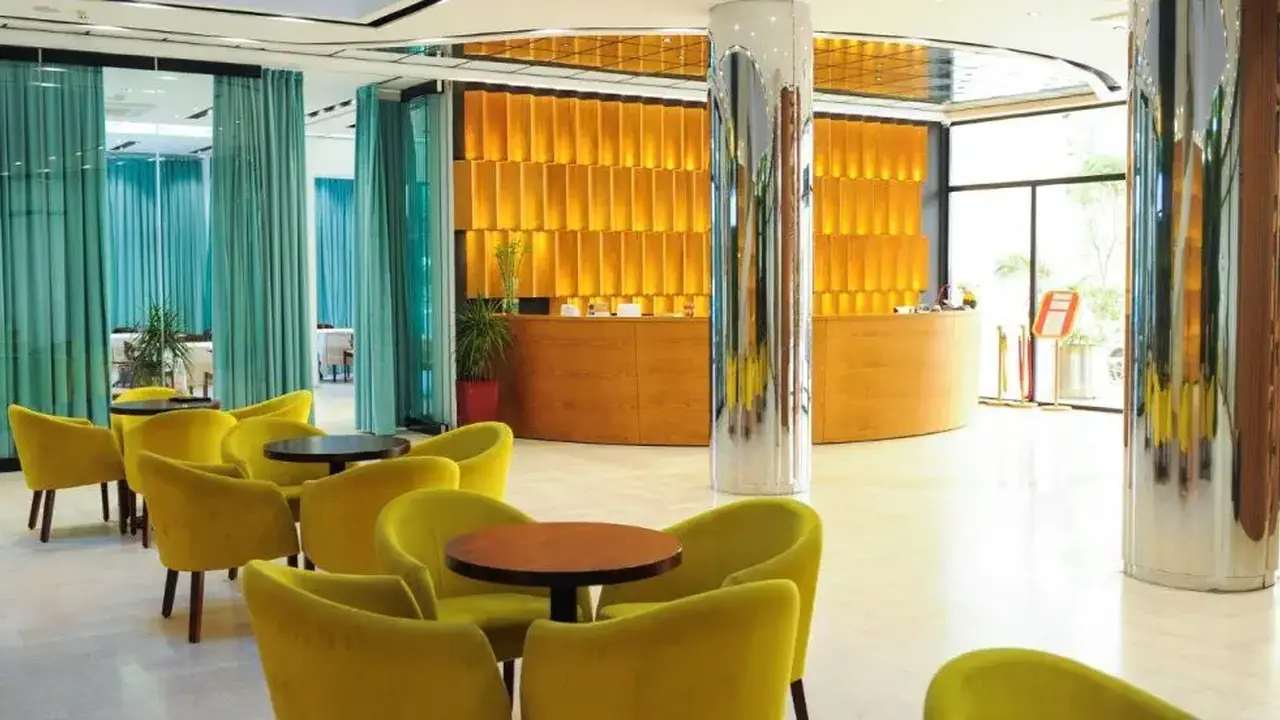 HOTEL LEONARDO