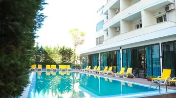 HOTEL LEONARDO
