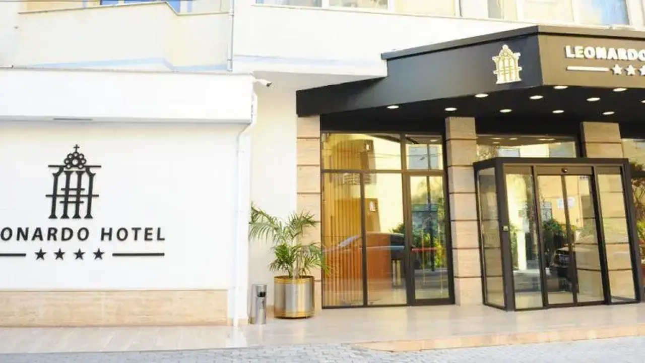 HOTEL LEONARDO