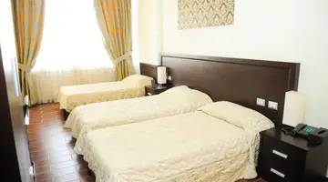HOTEL LEONARDO