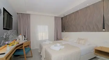 HOTEL LERO****