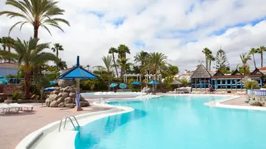 Hotel LIVVO Dunagolf Suites