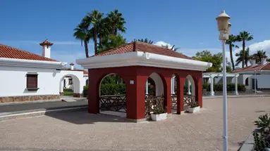 Hotel LIVVO Dunagolf Suites