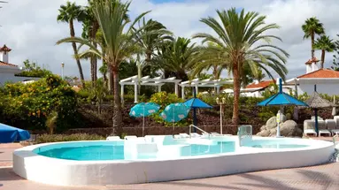 Hotel LIVVO Dunagolf Suites