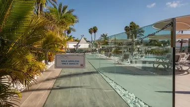 Hotel LIVVO Dunagolf Suites