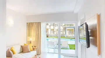 Hotel LIVVO Koala Garden
