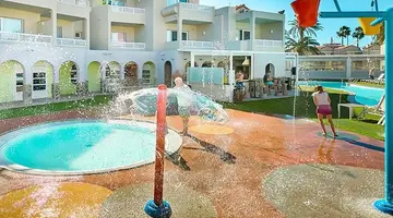 Hotel LIVVO Koala Garden