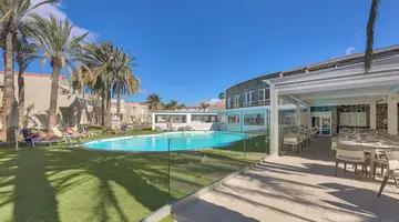 Hotel LIVVO Koala Garden