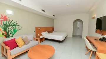 Hotel LIVVO Koala Garden