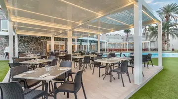 Hotel LIVVO Koala Garden