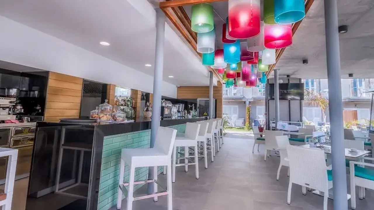 Hotel LIVVO Los Calderones