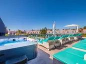Hotel LIVVO Los Calderones