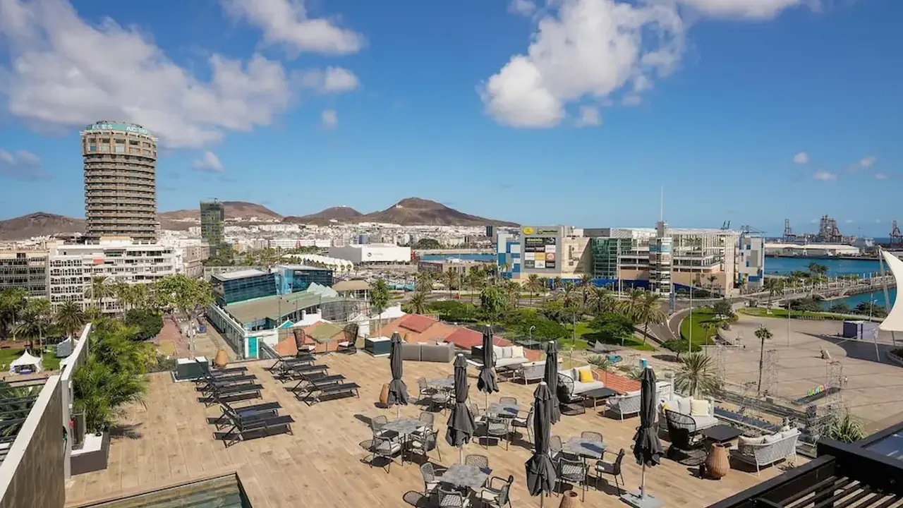 Hotel LIVVO Lumm