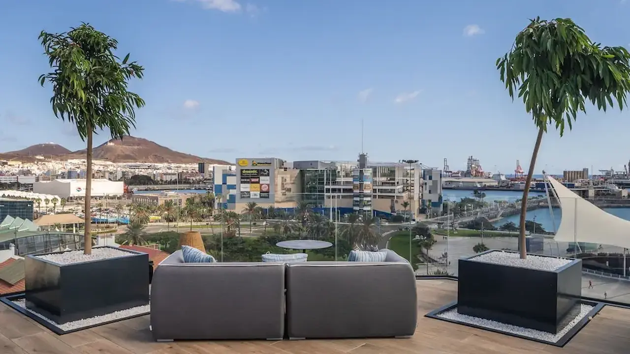 Hotel LIVVO Lumm