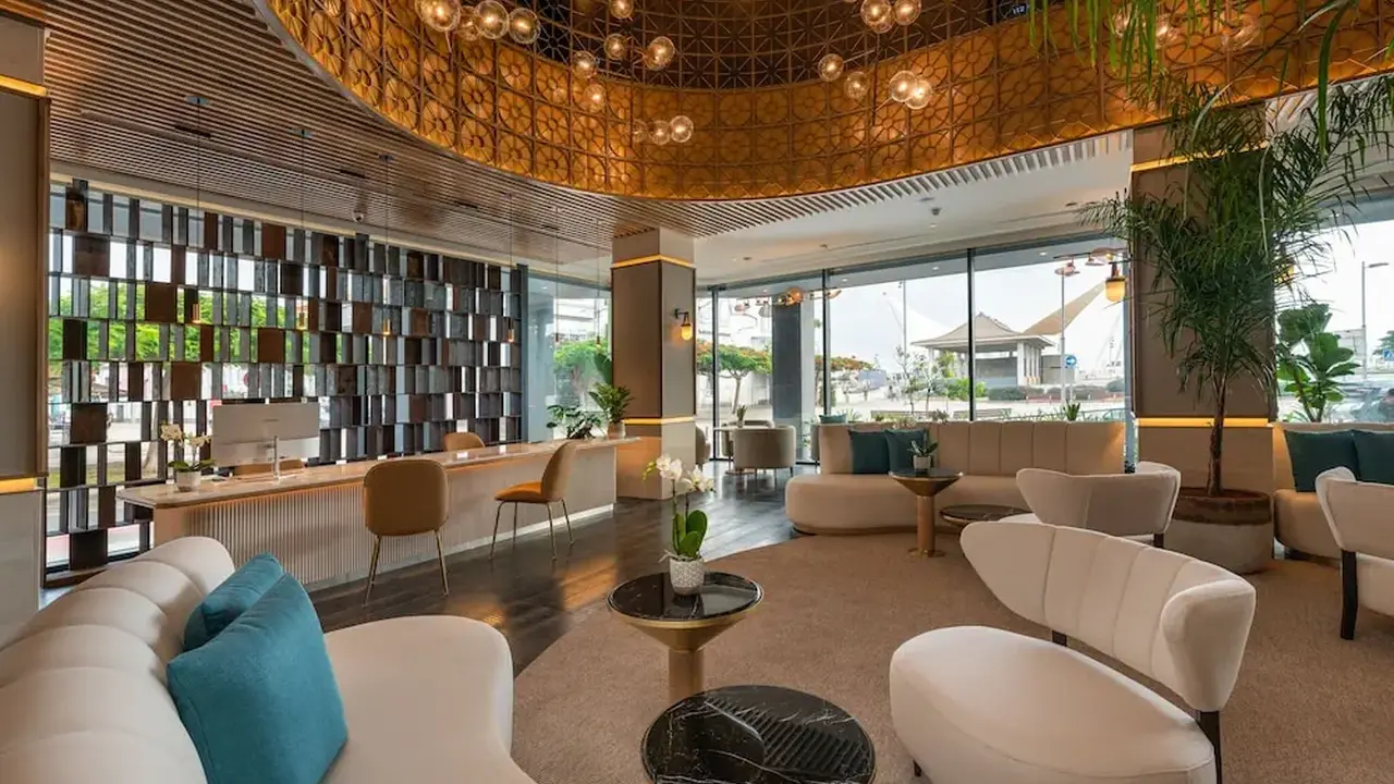 Hotel LIVVO Lumm