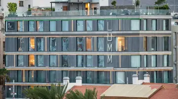 Hotel LIVVO Lumm