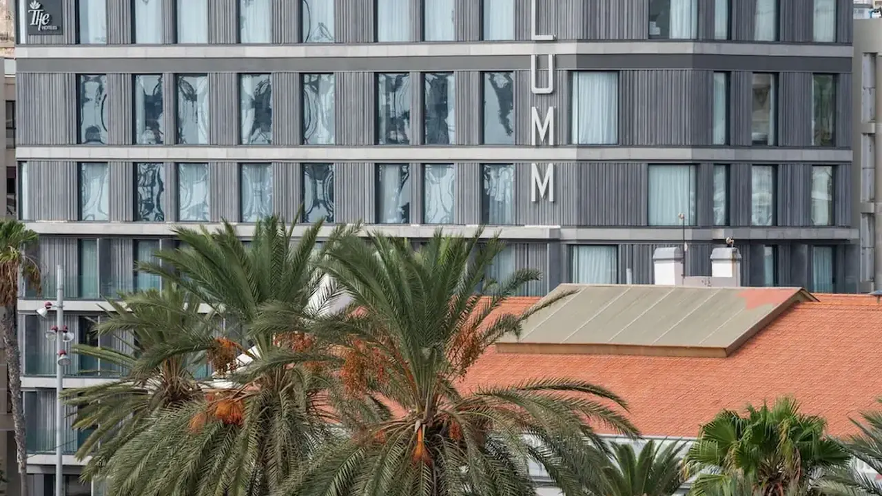 Hotel LIVVO Lumm