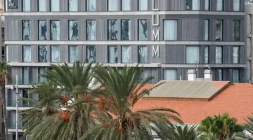 Hotel LIVVO Lumm