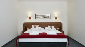 Hotel Logos