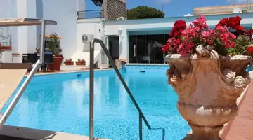 Hotel Lord Byron (12+)