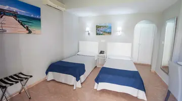 HOTEL LOS JAZMINES
