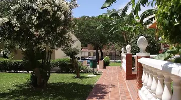 HOTEL LOS JAZMINES