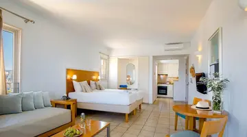 Hotel Louis Althea Beach