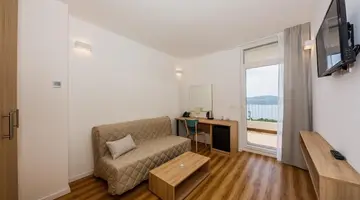 Hotel Medena Plus