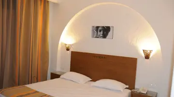 HOTEL MENARA