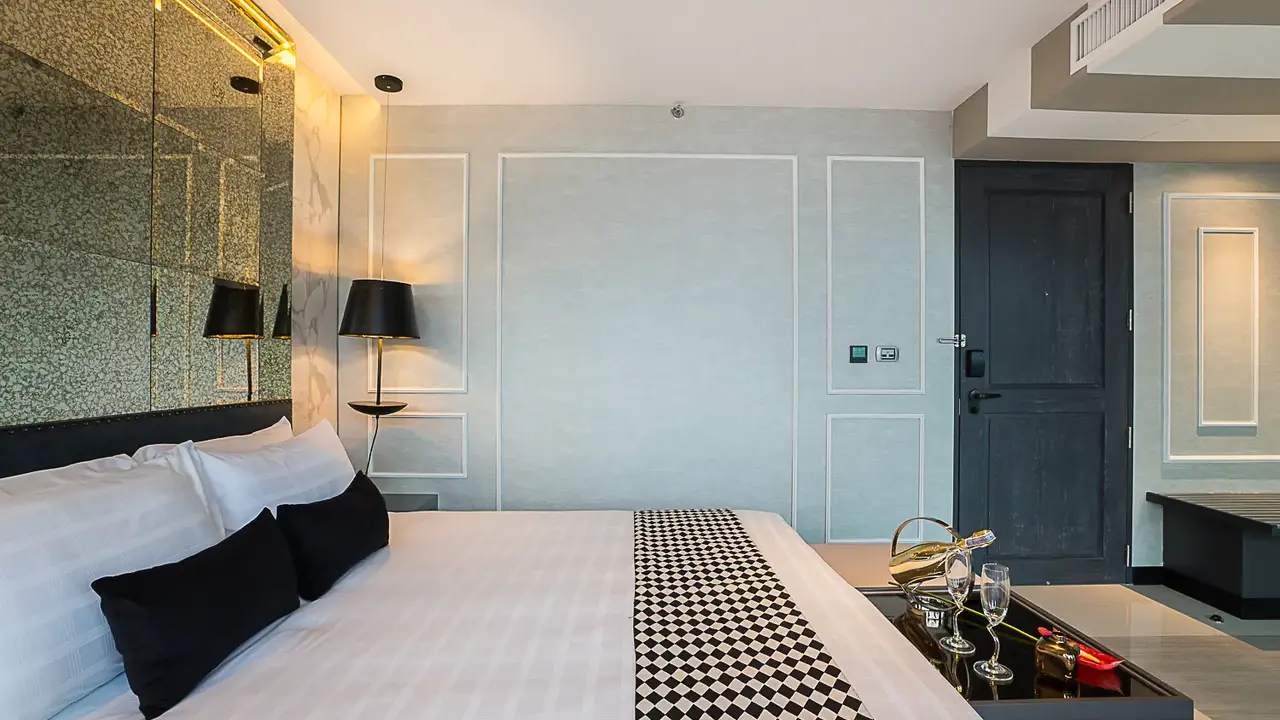 HOTEL MERA MARE
