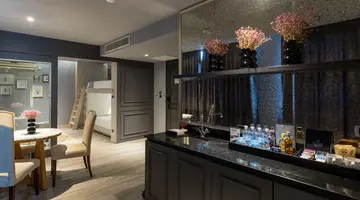 HOTEL MERA MARE
