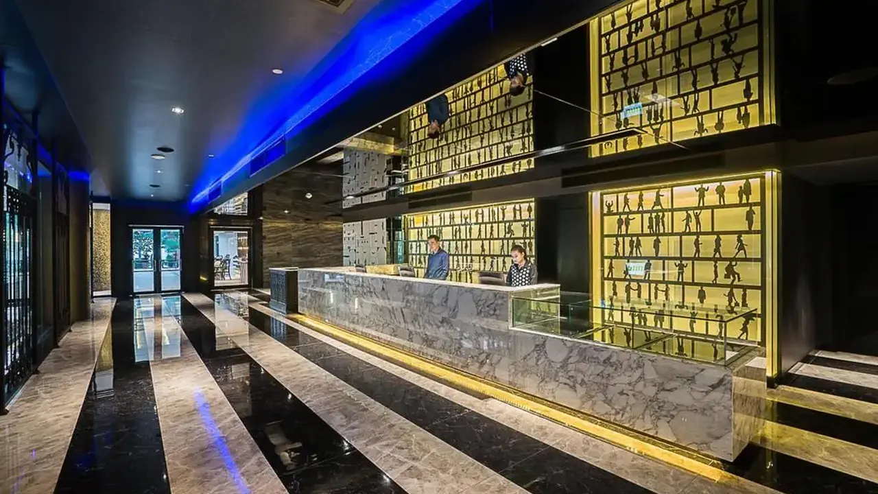 HOTEL MERA MARE