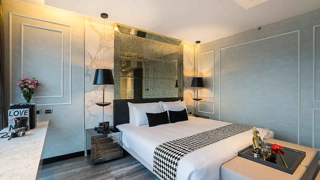 HOTEL MERA MARE
