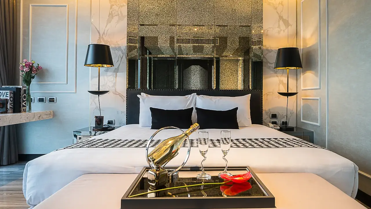 HOTEL MERA MARE