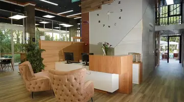 HOTEL MONACO & GARDEN
