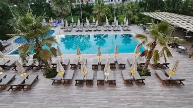 HOTEL MONACO & GARDEN