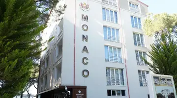 HOTEL MONACO & GARDEN