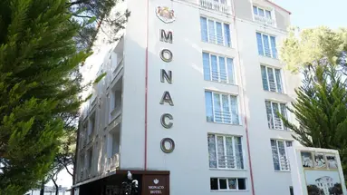 HOTEL MONACO & GARDEN