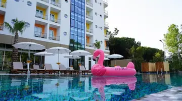 HOTEL MONACO & GARDEN