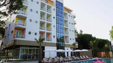 HOTEL MONACO & GARDEN