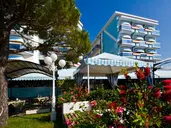 Hotel Monaco & Quisisana