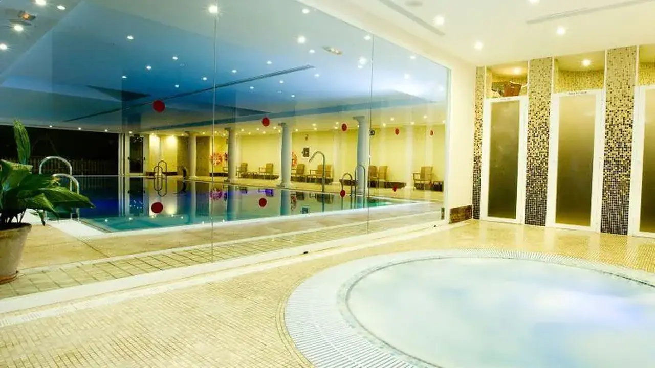 Hotel Monarque Cendrillon