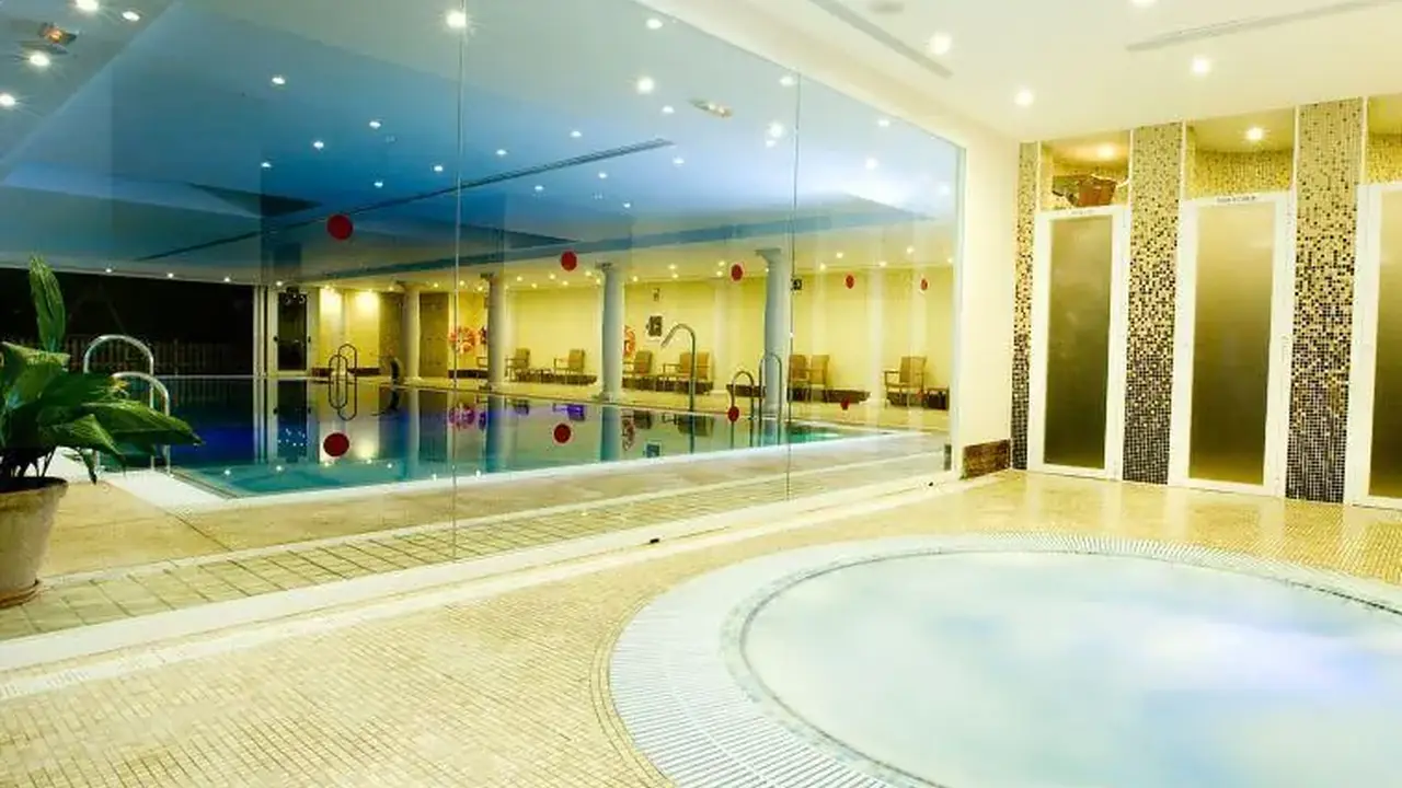 Hotel Monarque Cendrillon