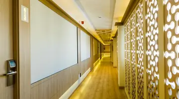 HOTEL MONARQUE EL RODEO