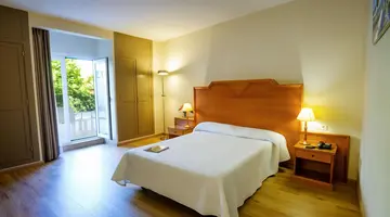 HOTEL MONARQUE EL RODEO