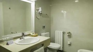 HOTEL MONARQUE TORREBLANCA