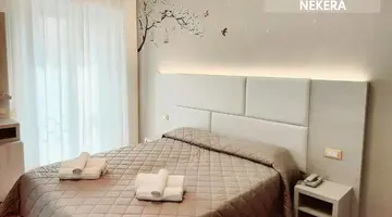 Hotel Monica