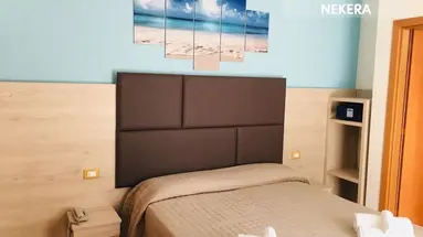 Hotel Monica