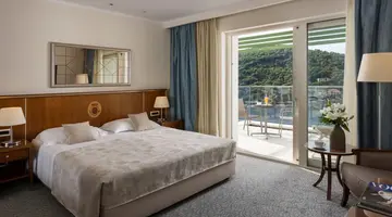 Hotel More