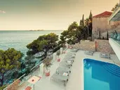 Hotel More